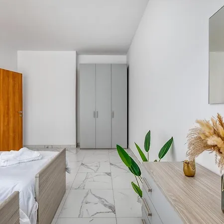 شقة New -family In Malta By Sf Homes *
