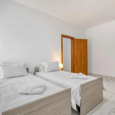 New -family In Malta By Sf Homes Lejlighed *